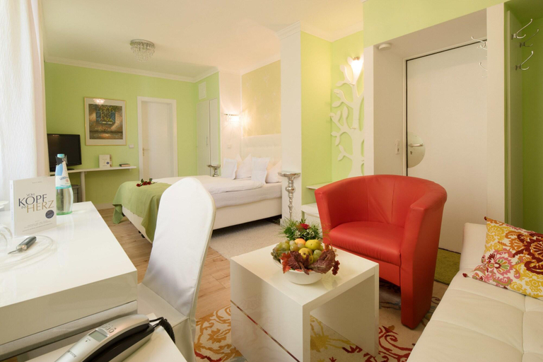 Bedroom 2, Central Boutique Hotel, Main-Tauber-Kreis
