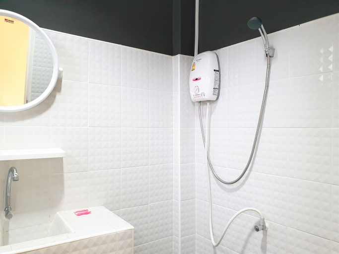 Bathroom 4, Atthebeach Kohlarn, Pattaya