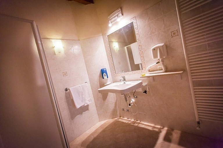 Bathroom 4, Hotel Alla Corte dei Bicchi, Mantua