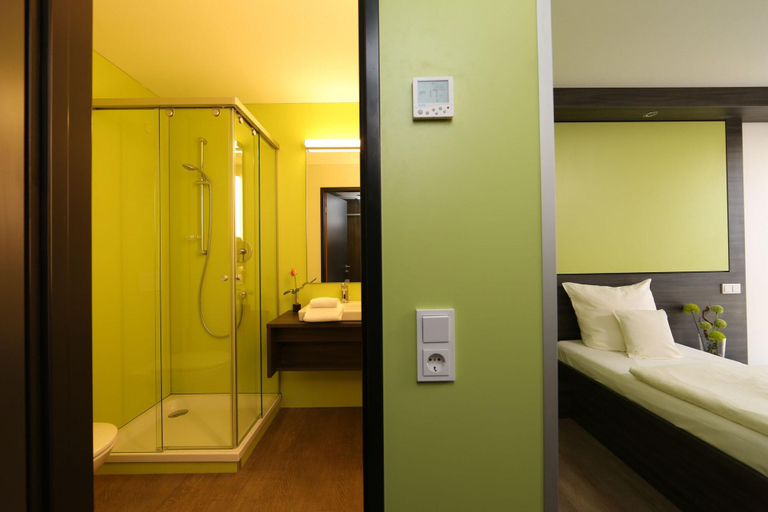 Bathroom 5, Economy-Hotel, Ulm