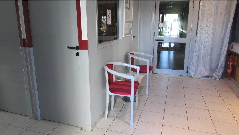 Public Area, Le Bon Repos, Charente
