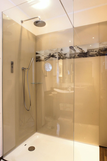 Bathroom 5, Hotel Simonshof Wolfsburg, Wolfsburg