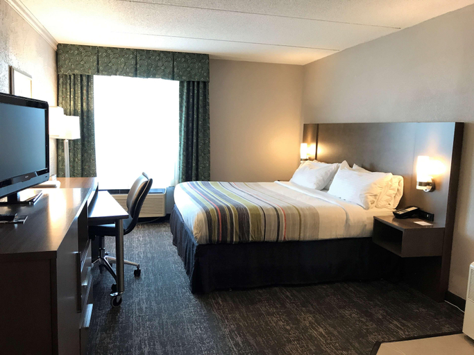 Bedroom 3, Country Inn & Suites by Radisson, Mt. Pleasant-Rac, Racine