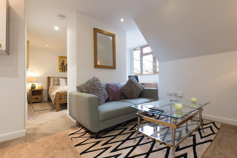 Public Area, Hamble Retreat House and Luxury Studios, Hampshire