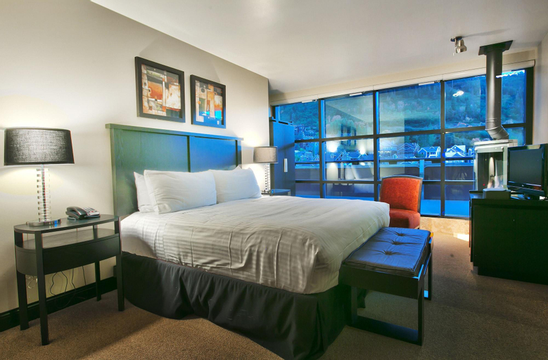 Bedroom 4, Main Sky, Summit