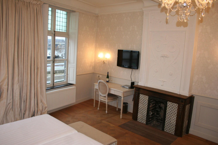 Bedroom 2, Hotel Bigarre Maastricht Centrum, Maastricht