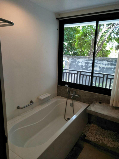 Bathroom 4, Holiday Park Hotel, Ko Samui