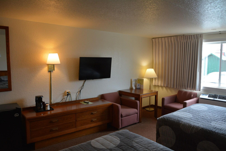 Bedroom 3, Locomotive Inn, Yellowstone