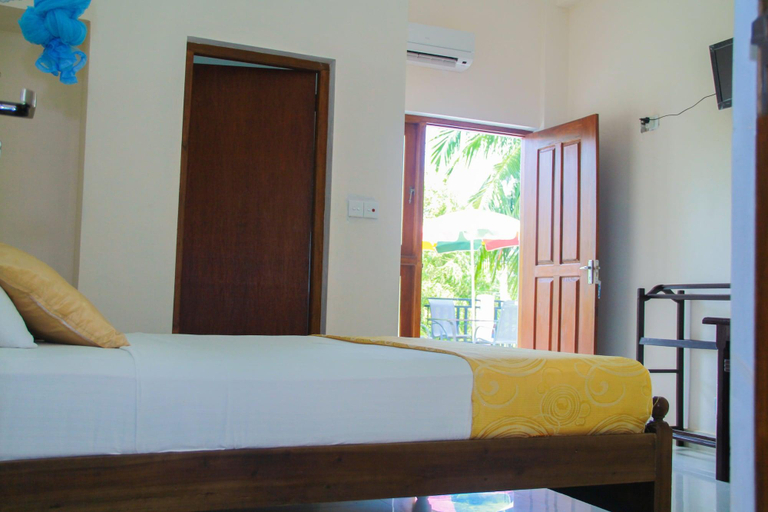 Bedroom 3, Araliya Blue Beach View Hotel, Negombo