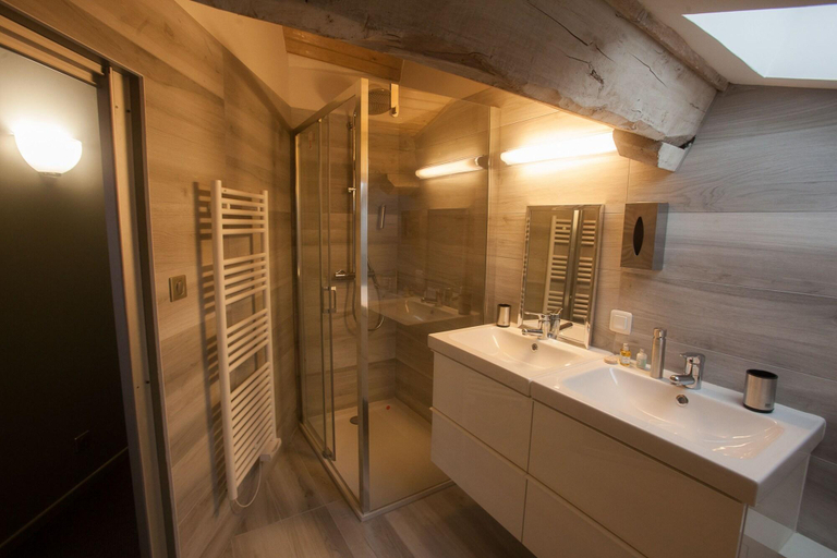 Bathroom 4, La Closerie aux Violettes chambres d'hôtes, Haute-Garonne