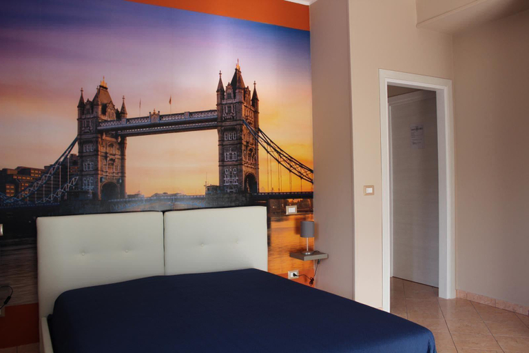Bedroom 3, Around The World, Reggio Di Calabria