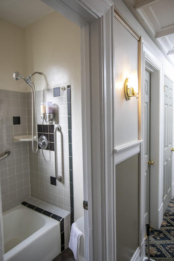 Bathroom 4, Hayes Valley Inn, San Francisco