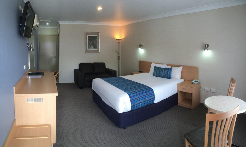 Bedroom 3, Edward Parry Motel & Apartments, Tamworth Regional - Pt A