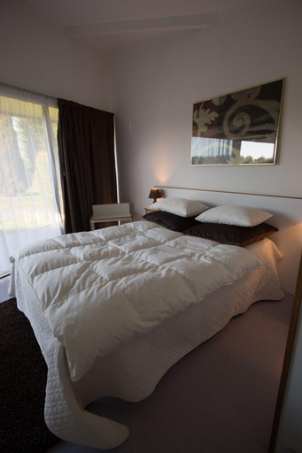 Bedroom 2, La Jalousie, Calvados