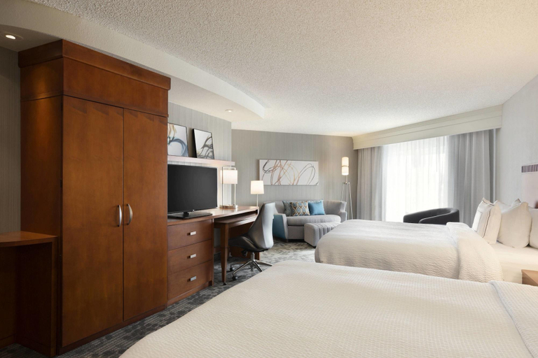Bedroom 3, Courtyard Marriott Fort Smith Downtown, Sebastian