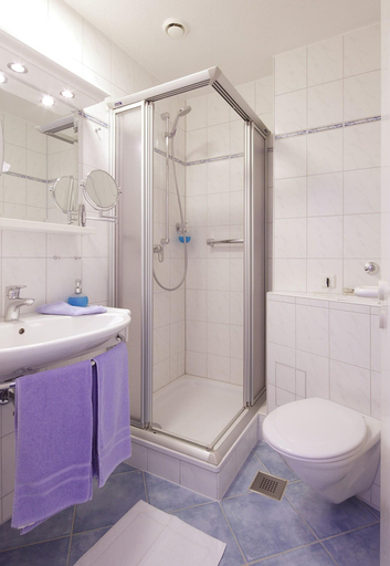Bathroom 4, Park Hotel Post Freiburg, Freiburg im Breisgau