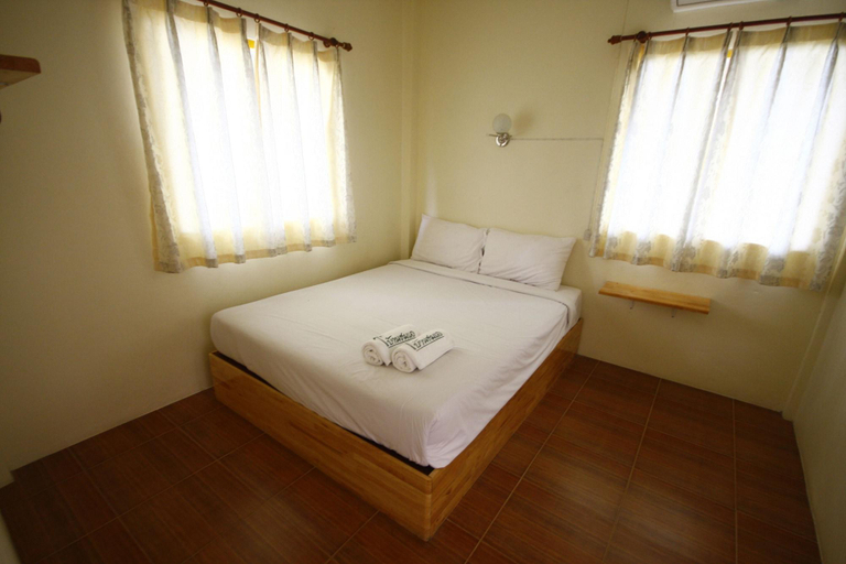Bedroom 3, Baan Chomlay Resort, Khanom