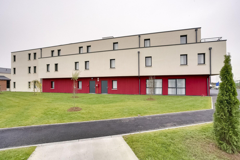 Exterior & Views 2, Brit Hotel Confort Loches, Indre-et-Loire