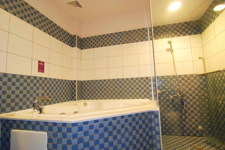 Bathroom 4, Beckham Motel, Taoyuan