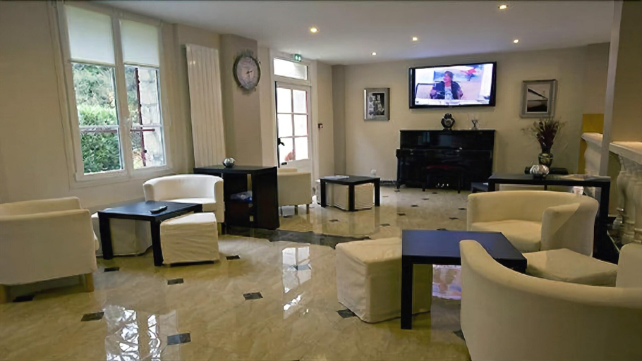 Public Area 3, Hipotel Hostellerie Du Lys, Oise