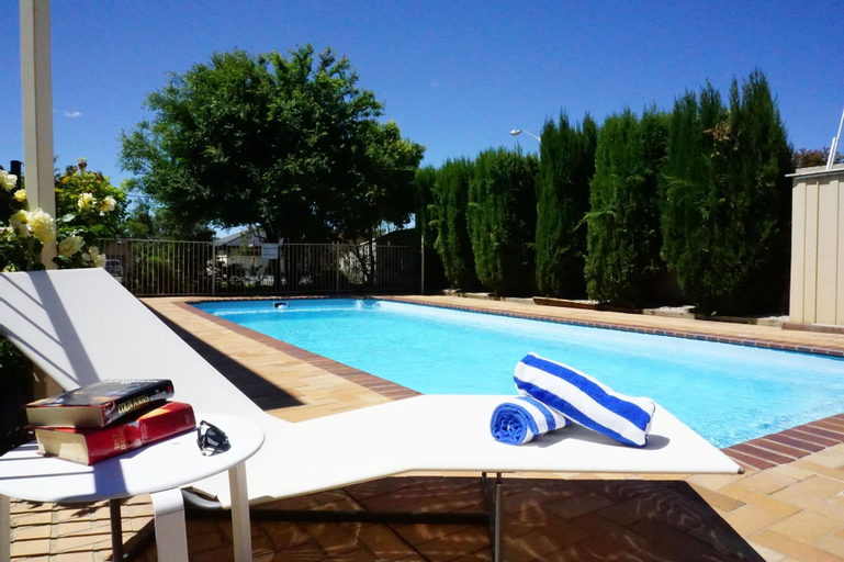 Sport & Beauty 2, The Horatio - Suites & Motel, Mid-Western Regional - Pt A