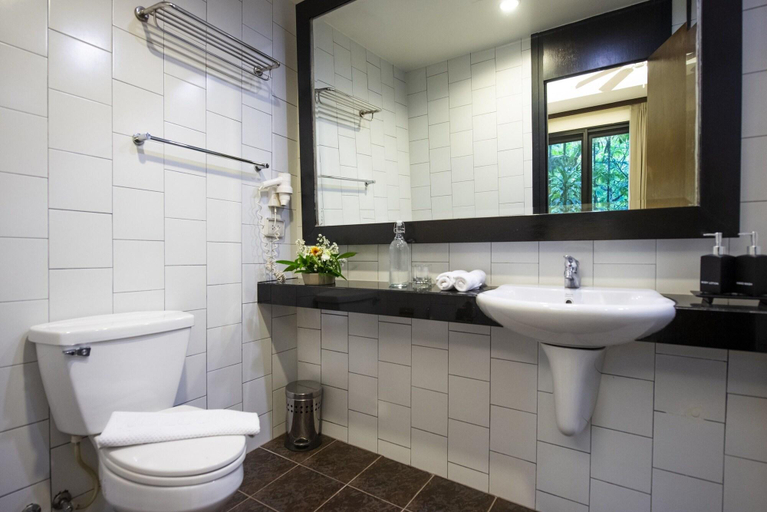 Bathroom 3, Lokal Phuket, Phuket Island