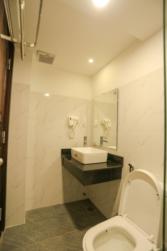 Bathroom 4, Cliff Hotel, Nha Trang