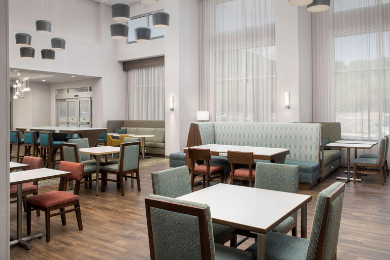 Food & Drinks 5, Hampton Inn And Suites Hilton Lexington Columbia, Lexington