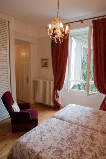 Bedroom 4, Chambres d'hotes Les Pratges, Lot