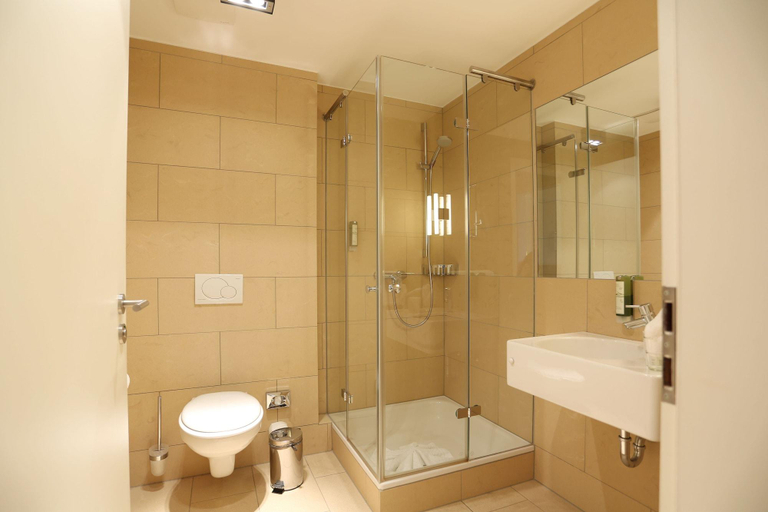 Bathroom 5, Klosterhotel Marienha H Langweiler, Birkenfeld