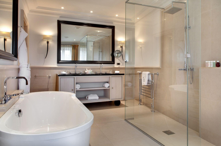 Bathroom 4, Hôtel De Pavie, Gironde
