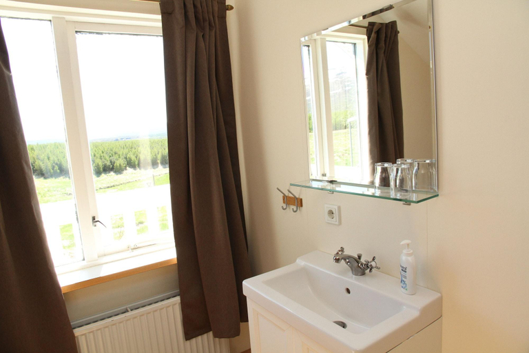 Bathroom 4, Eyjólfsstaðir Guesthouse Egilsstaðir, Austur-Hérað