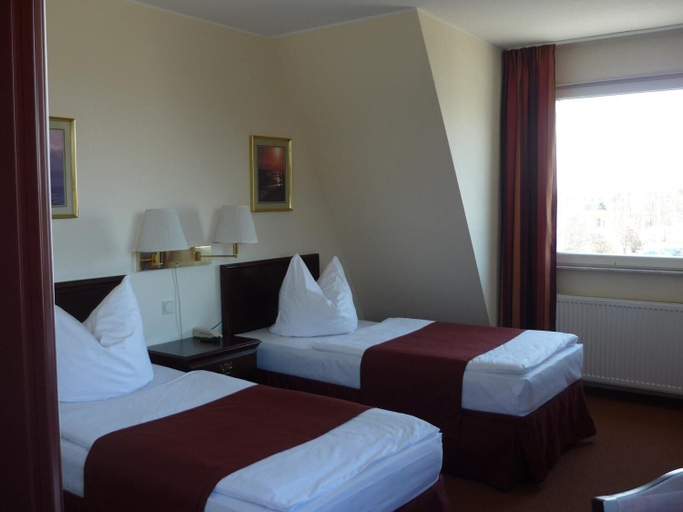 Bedroom 3, KomfortHotel Grossbeeren - Stadt-Gut-Hotel, Teltow-Fläming