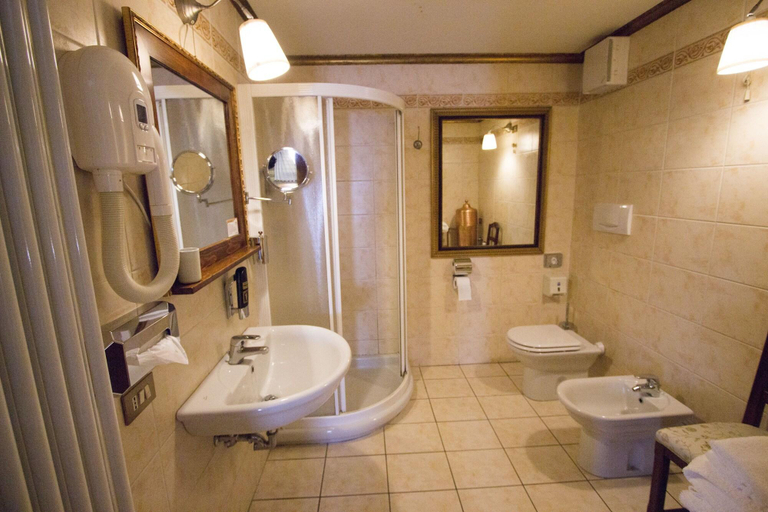 Bathroom 5, Le Fate Corbezzole, Vicenza