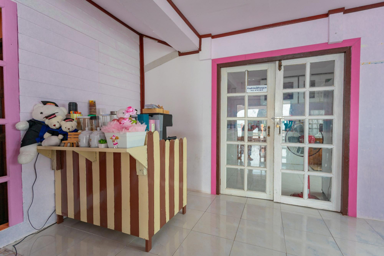 Public Area 2, Jamesbond Bungalow Koh Panyee, Muang Phangnga
