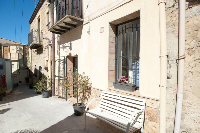 Exterior & Views 2, Giardino delle Zagare, Enna