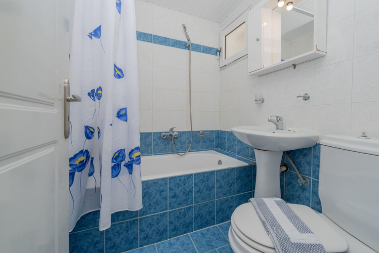 Bathroom 3, Callinica Hotel, Ionian Islands