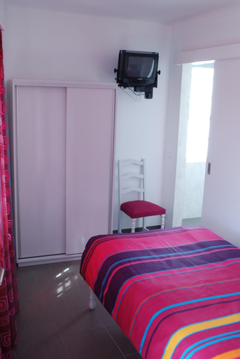 Bedroom 4, Hotel Branco I, Praia da Vitória