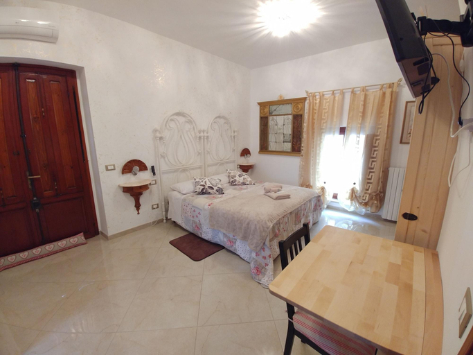 Bedroom 2, Alle Vecchie Mura, Pistoia