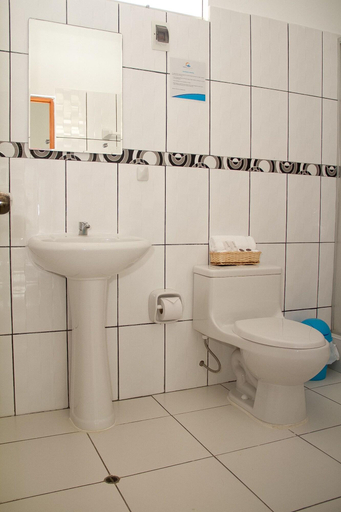 Bathroom 4, Nauti-K Beach Hotel, Contralmirante Villar