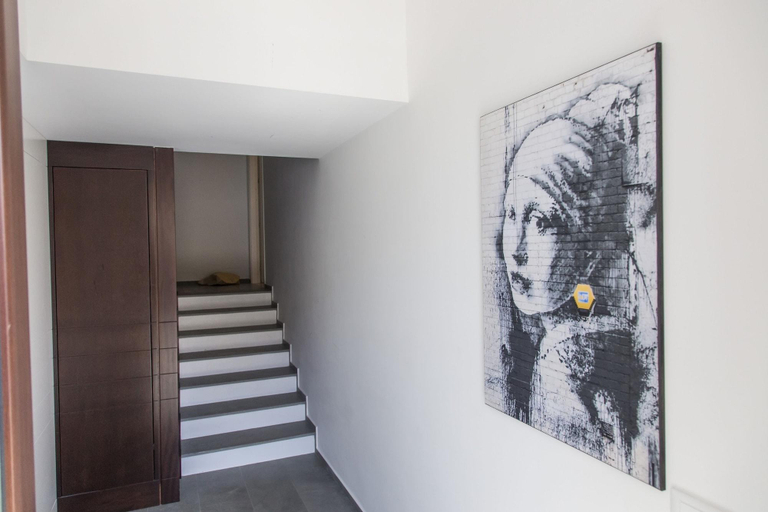 Public Area 3, La Chambre, Cosenza