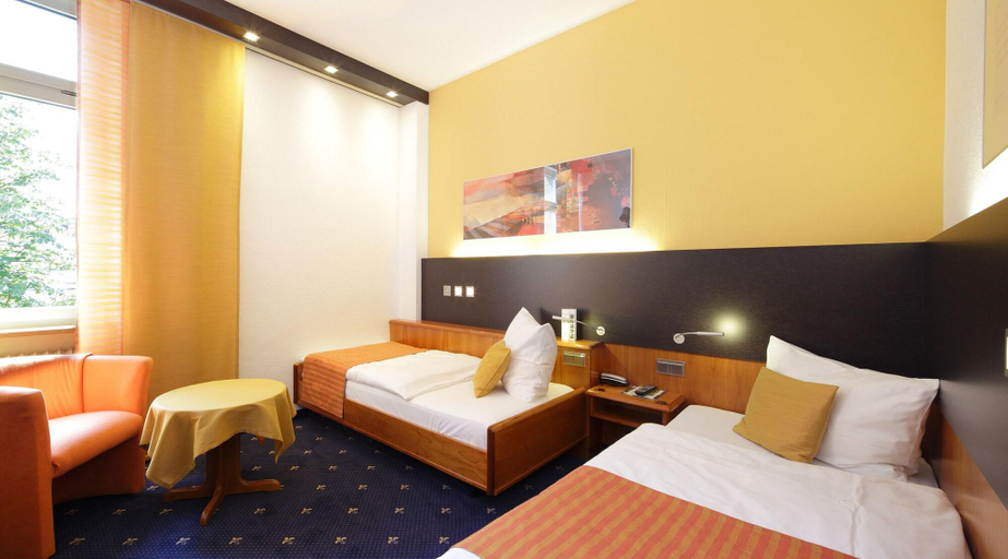 Bedroom 2, Park Hotel Post Freiburg, Freiburg im Breisgau