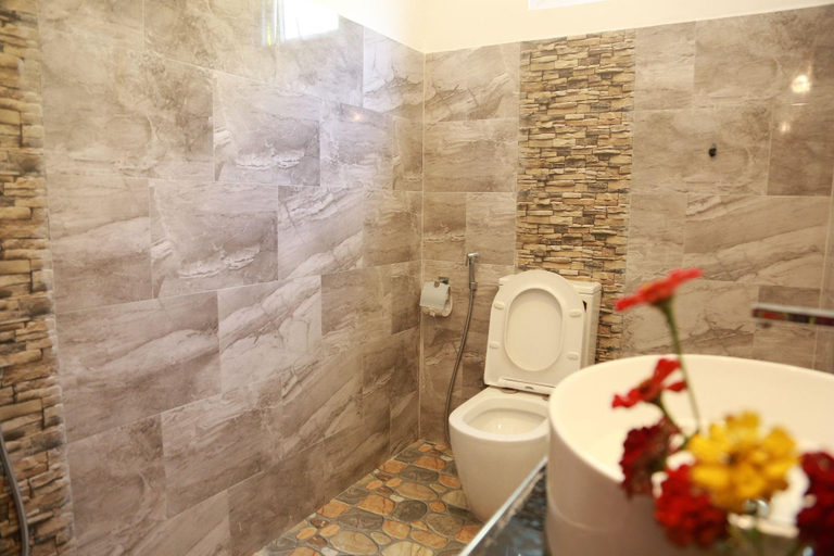 Bathroom 4, New planet guest, Weligama