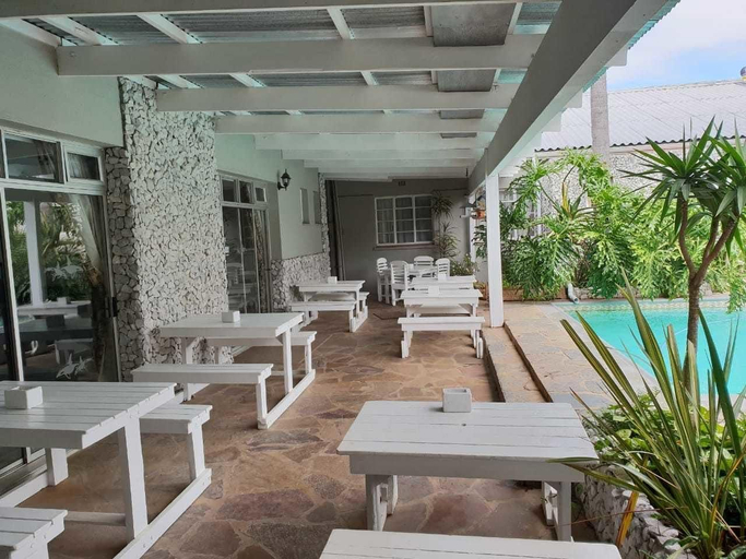 Public Area 3, Savoy hotel, Cacadu