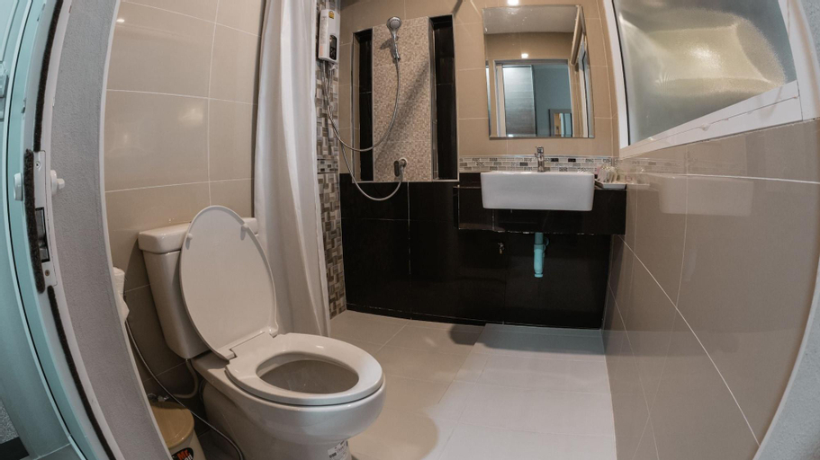 Bedroom 5, Step One at Bangkok, Huai Kwang