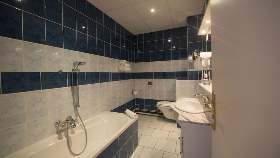 Bathroom 5, Hôtel Régina, Pas-de-Calais