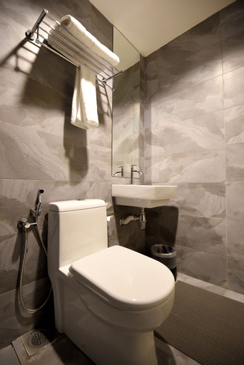 Bathroom 10