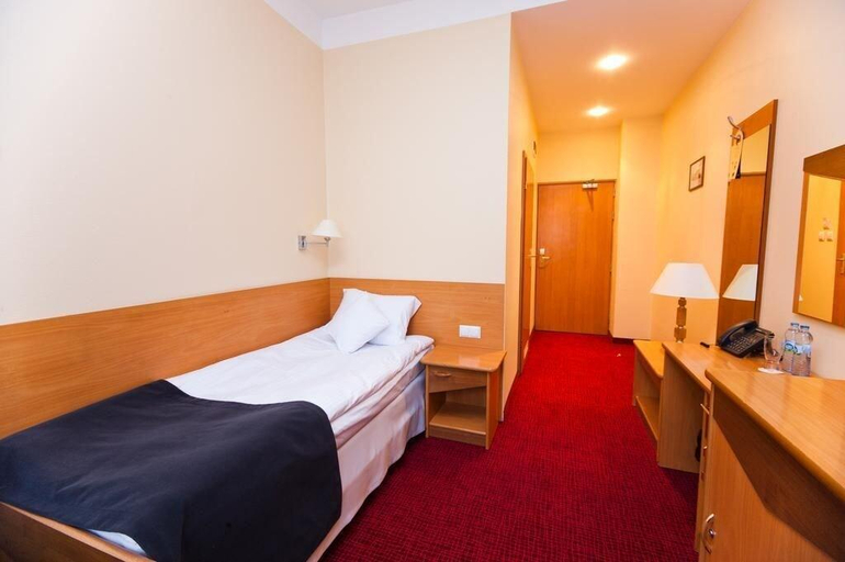 Bedroom 3, Hotel Malinowski Business, Gliwice City