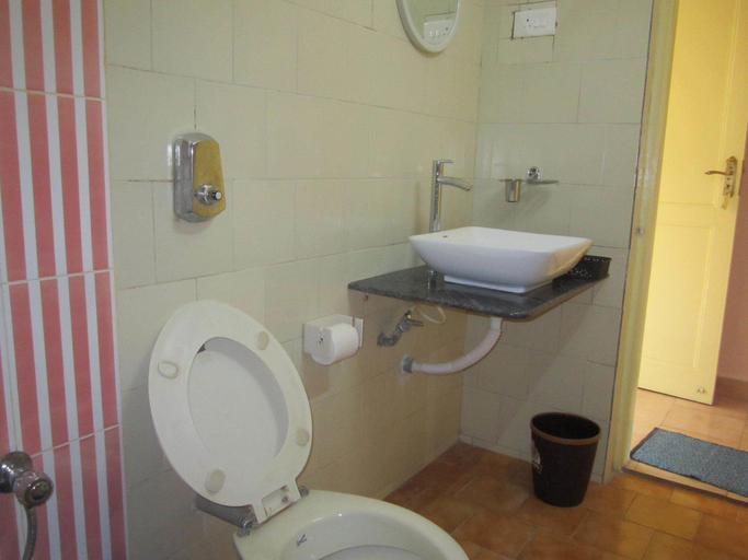 Bathroom 4, Carina Beach Resort, South Goa