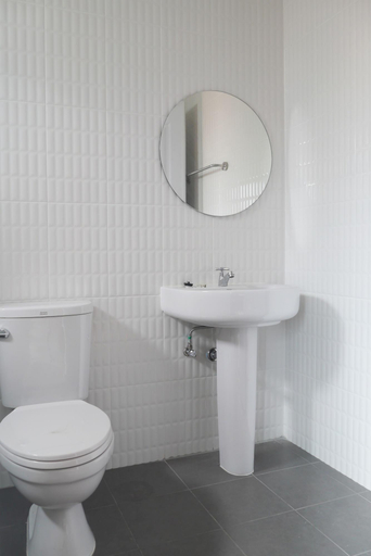Bathroom 3, Baan Mai Guest House, Bang Na